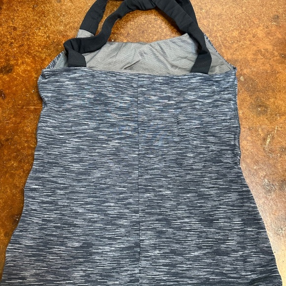 Alo workout tank - Picture 2 of 3